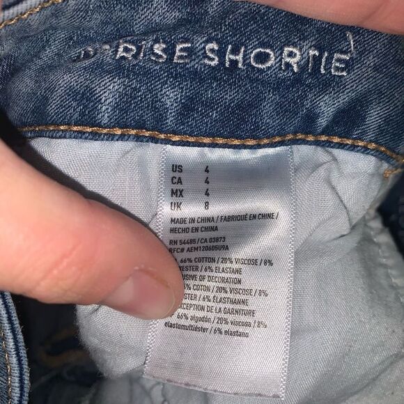 American Eagle destroyed size 4 hi-rise cutoff denim shortie - Picture 2 of 3